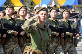 Назвали кількість жінок-воїнів, які служать в ЗСУ
