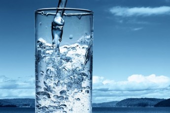 Супрун порадила українцям пити більше води