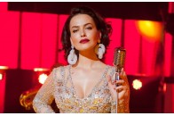 Даша Астаф'єва без трусів всілася на підбори (фото 18+)