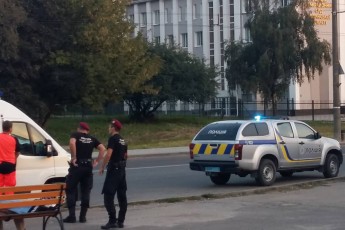 Головні новини Волині 2 вересня: У Луцьку на зупинці громадського транспорту виявили тіло чоловіка; ДТП у Луцьку: вантажівка розтрощила 