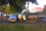 Під Луцьком вантажівка зіштовхнулась із легковиком (відео)