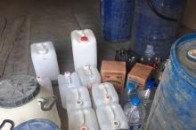 У Луцьку сімейна пара організувала нелегальне виробництво горілки