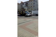У Луцьку маршрутка врізалась у легковик