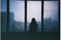 Дівчина наклала на себе руки, вистрибнувши з 16-поверху