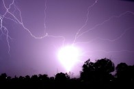 На Волині блискавка влучила у світлофор
