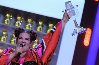 Сотні світових зірок бойкотують 