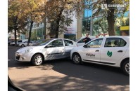 У Луцьку автомобіль викотився з парковки на проїжджу частину (фото)