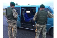 На Волині затримали бус з нелегалами