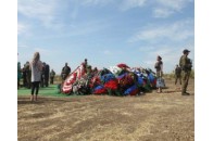 Під надійним захистом в будь-який час − на могилі Захарченка поставили озброєну охорону