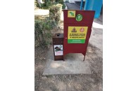 У Луцьку встановили контейнери для використаних ламп та батарейок