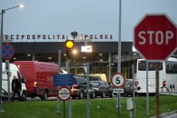 Масові протести у Польщі паралізують рух на кордоні з Україною