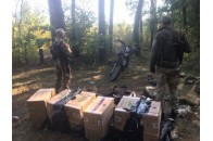 На Волині затримали контрабандиста з 12-ящиками сигарет