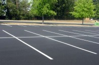 В Україні заборонили проектування автостоянок на тротуарах