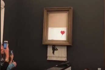 Картина, за яку на аукціоні віддали більше $1млн, самознищилась одразу після покупки (відео)