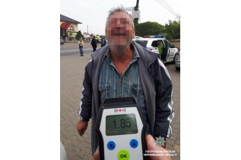 Дуже п'яного лучанина затримали за кермом автомобіля на Буковині (фото)