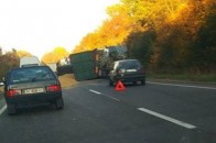 На трасі Луцьк-Львів перекинулася вантажівка з зерном