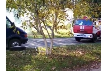 На Волині посеред дороги загорівся автомобіль (відео)
