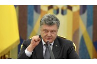 На молебень з Порошенком зганяють людей з держустанов