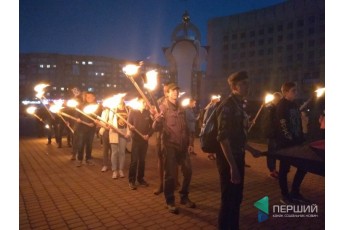 У Луцьку націоналісти розпочали смолоскипний хід до Дня захисника України (фото)
