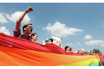 Гей-парад у Польщі закінчився масовим побоїщем