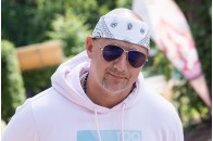 Потап в образі гарячої спокусниці ефектно анонсував нову 