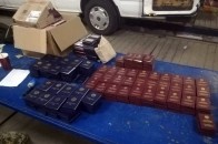 Українець намагався вивезти до Польщі паспорти та медалі СРСР