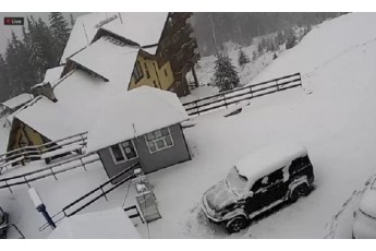 Популярні гірськолижні курорти у Карпатах засипало снігом (фото, відео)