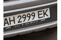 У власників авто з українськими номерами забирають транспорт в 