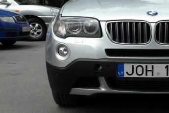 У Луцьку невідомі вкрали елітний BMW