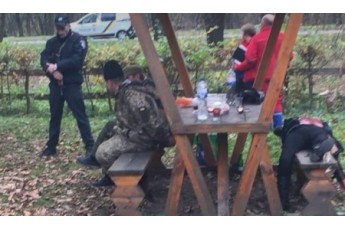 Головні новини Волині 27 жовтня: на Волині екс-військовий зарізав дружину під час збирання грибів; відомі луцькі нотаріуси віддали землі на Світязі шахраям
