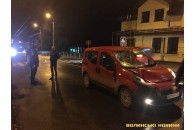 У Луцьку автомобіль збив чоловіка та жінку на 