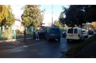 Біля дитсадка у Луцьку легковик влетів у джип (фото)