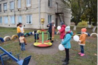 У селі на Волині відкрили новий дитячий майданчик