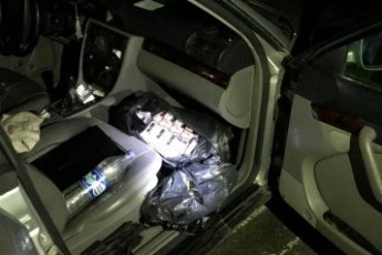 Волинські прикордонники знайшли в автомобілі 1000 пачок сигарет