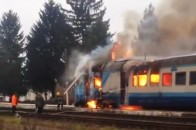 На Рівненщині загорівся пасажирський потяг (відео)
