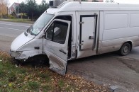 Повідлітали колеса: під Луцьком два авто не поділили дорогу