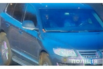 Поліція у Луцьку показала автомобілі, на яких втікали нападники з автомийки