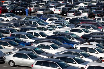 Українці почали частіше купувати вживані авто