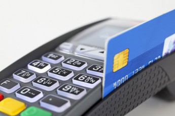 Усі українські магазини будуть приймати банківські картки
