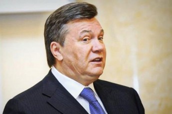 Сидячи чи лежачи: Януковичу дали можливість виступити з останнім словом
