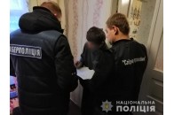 Чоловік ґвалтував власних доньок для зйомки та продажу порно (Фото)