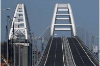 Недовго прослужив: Кримський міст почав зміщуватись (фото)