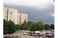 У Луцьку медики прийняли пологи у жінки, яка народжувала у темному під’їзді багатоповерхівки