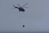 Над Москвою пролетів вертоліт з підвішеними військовими  (відео)