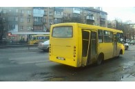 У Луцьку водій маршрутки затиснув дверима дитину