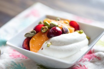 Вчені розвінчали міф про користь йогуртів