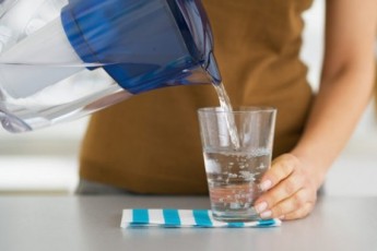 Медики пояснили, чому небезпечні фільтри для води