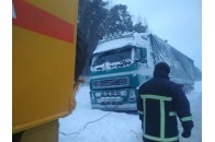 Сніговий полон на Волині: рятувальники 14 разів витягували автомобілі