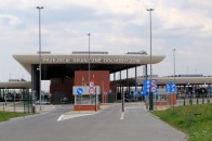 Польща закриває пункт пропуску на українському кордоні