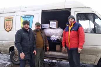 Волинські школярі передали допомогу бійцям на Схід